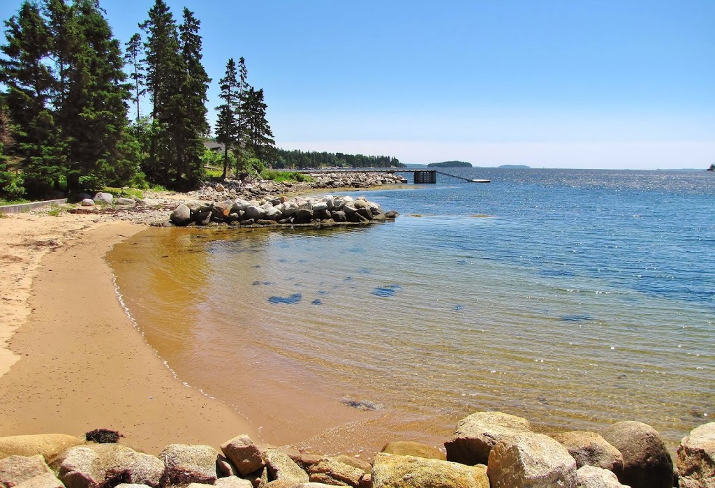 Larindas Landing Oceanfront Cottages | 7532 St Margarets Bay Rd, Boutiliers Point, NS B3Z 1S6, Canada | Phone: (866) 766-2233
