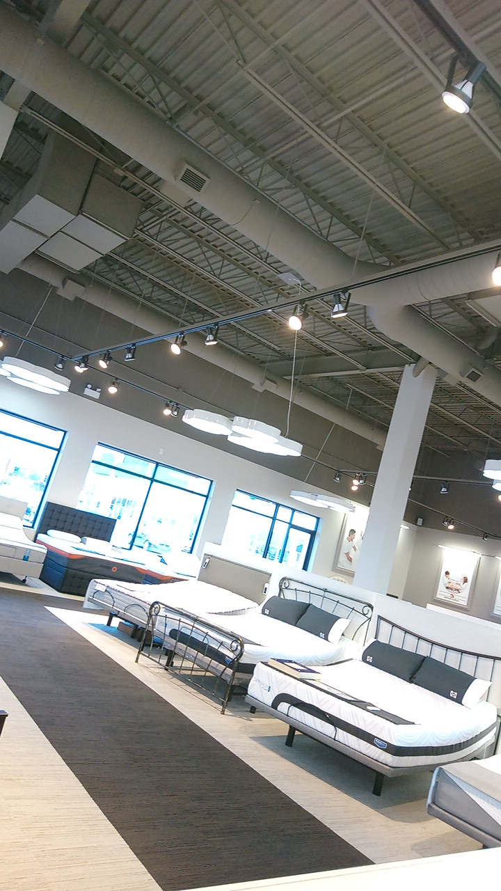 Dormez-vous | 3550 Boulevard Cote Vertu Ouest, Saint-Laurent, QC H4R 1P8, Canada | Phone: (514) 333-1921