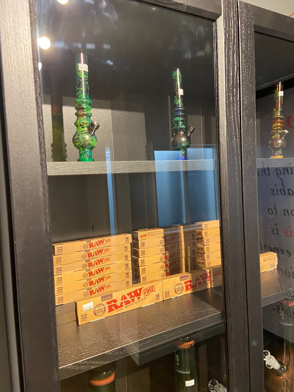 Atlas Cannabis | 78 Bridge St, Bradford, ON L3Z 3H2, Canada | Phone: (647) 517-2045