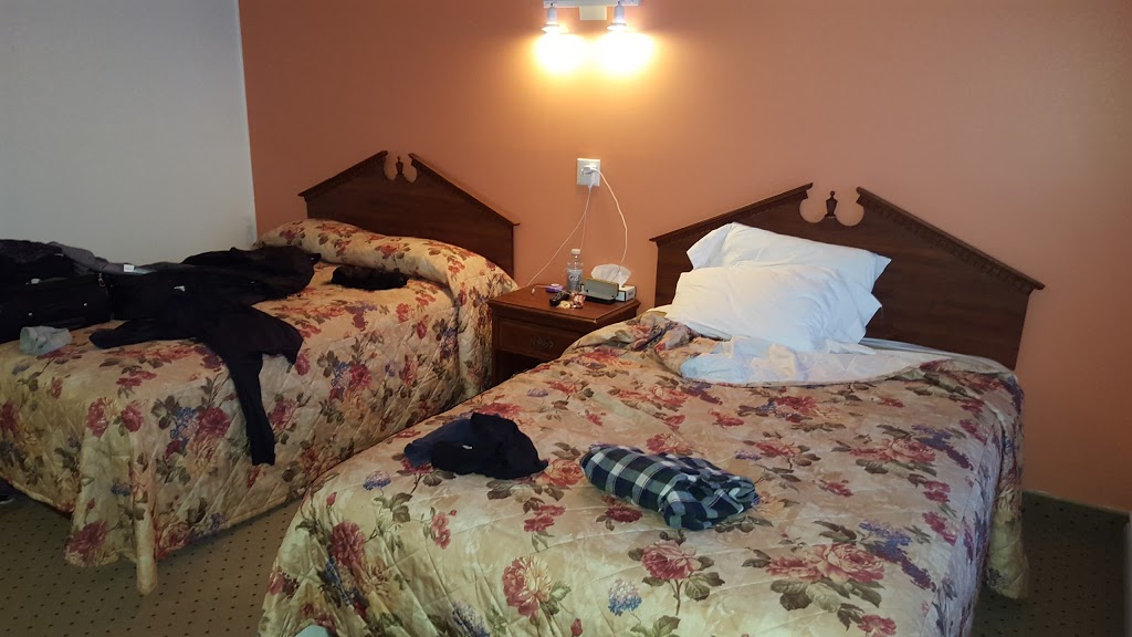 Motel Beauport Inn | 3568 Boulevard Sainte-Anne, Québec, QC G1E 3L8, Canada | Phone: (418) 667-6487