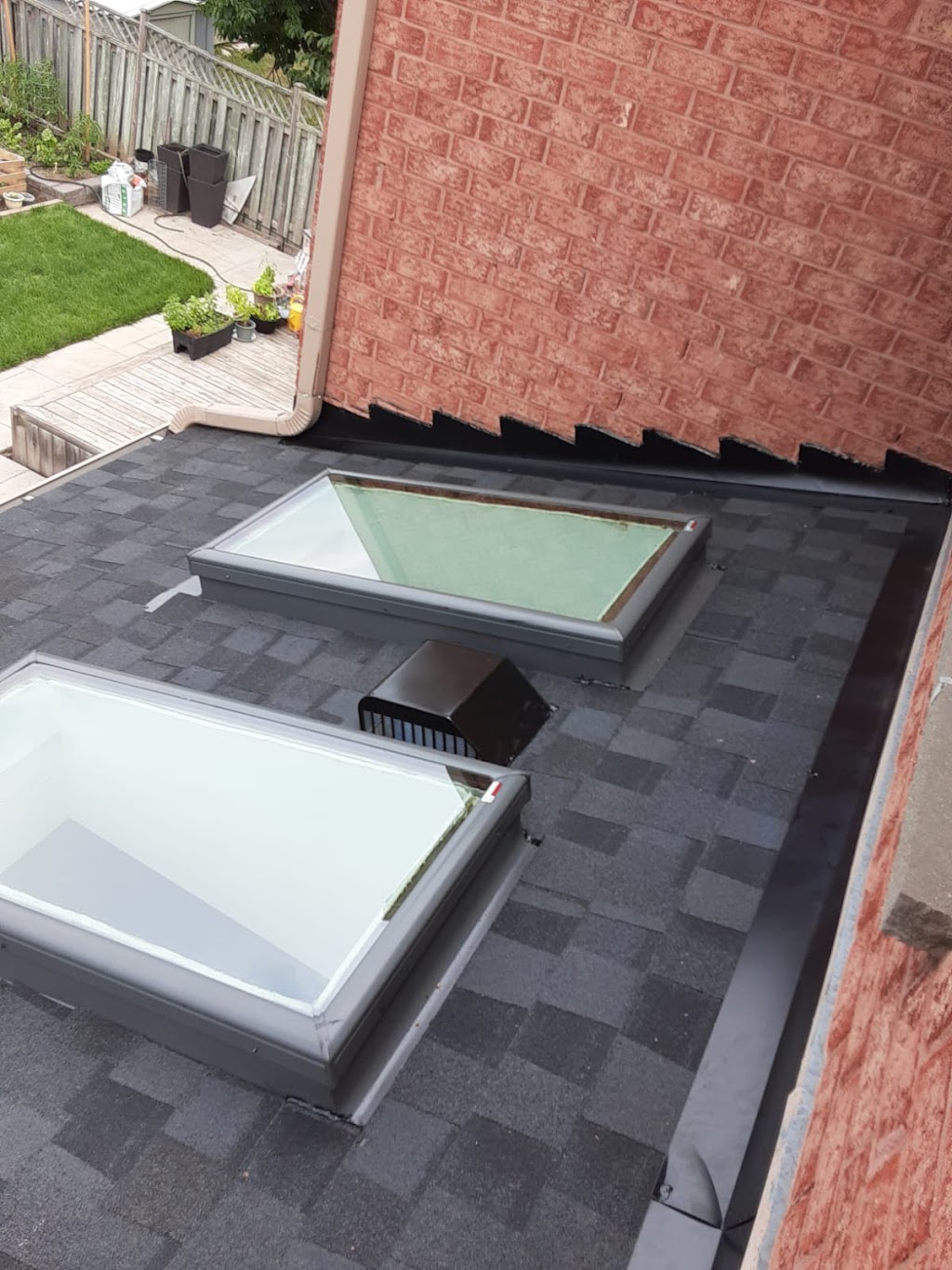 Breno Roofing | 660 Sweetwater Pl, Mississauga, ON L5H 3Y8, Canada | Phone: (416) 450-9350