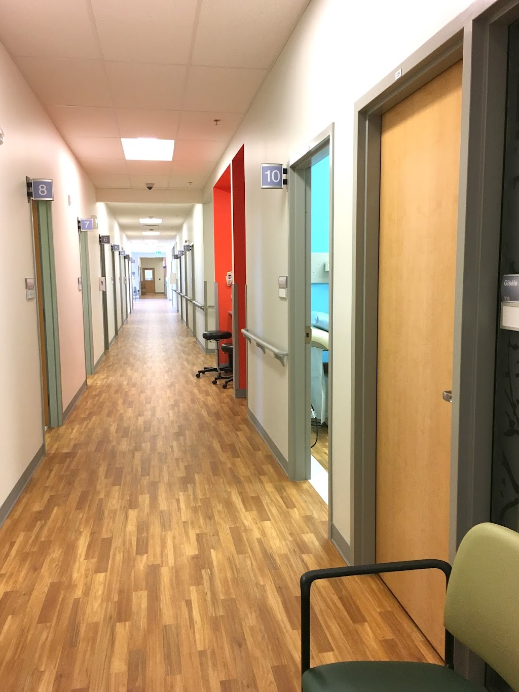 Walk-In Connected Care Clinic @ Centre de santé Saint-Boniface | 170 Goulet St #2, Winnipeg, MB R2H 0R7, Canada | Phone: (204) 940-3838