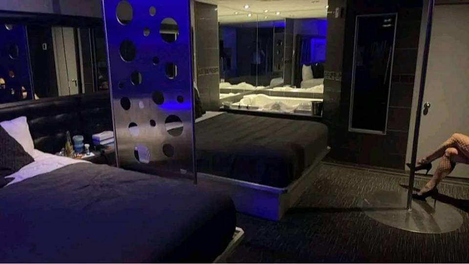 Maître ken soirée échangiste et bdsm | 507 Rue Brien, Saint-Lin - Laurentides, QC J5M 2W7, Canada | Phone: (905) 391-1504