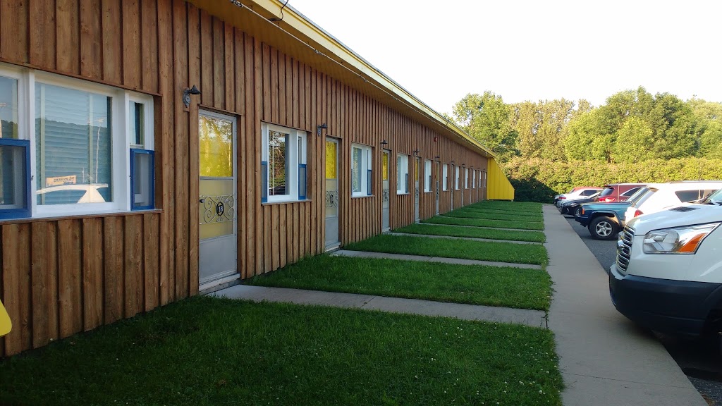 Motel Spring | 8520 Sainte-Anne Boul E, Château-Richer, QC G0A 1N0, Canada | Phone: (418) 824-4953