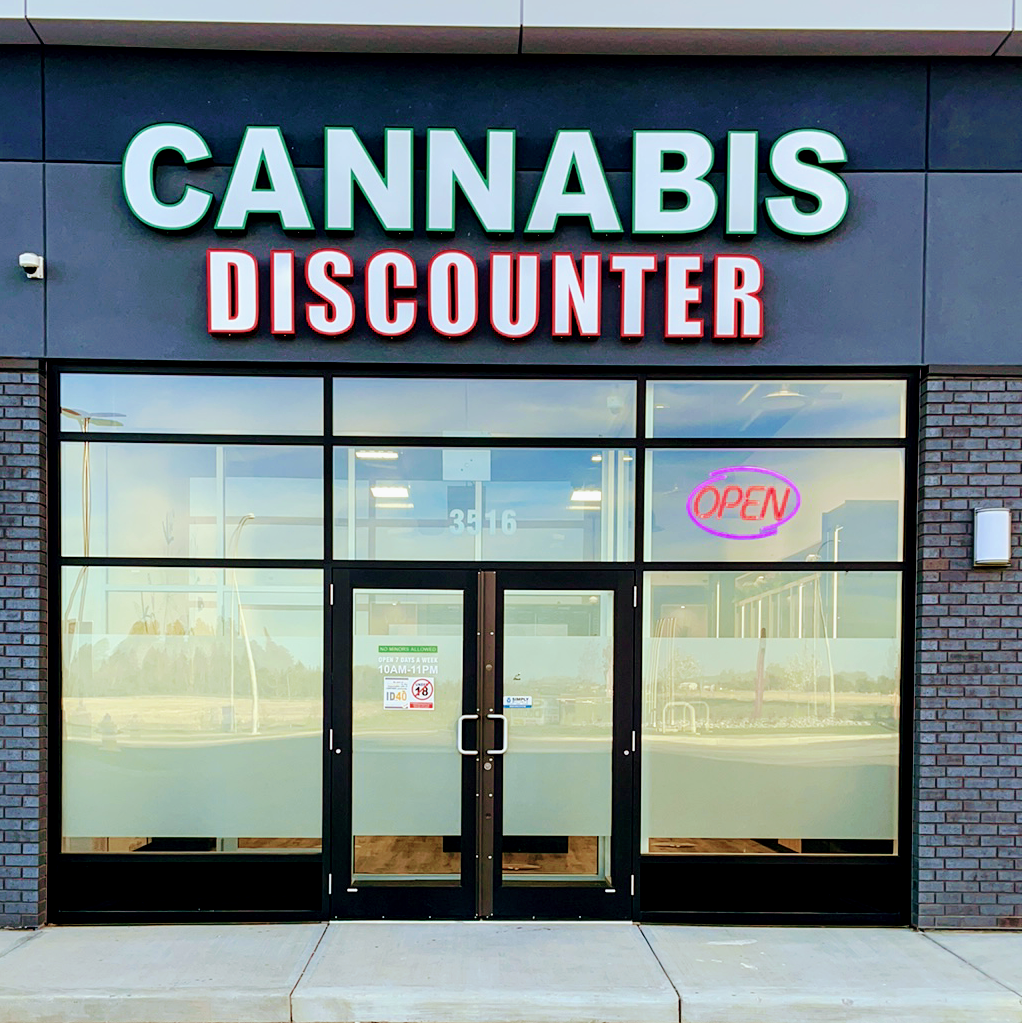 Cannabis Discounter Southport | 3516 Ewing Trail SW, Edmonton, AB T6X 2X6, Canada | Phone: (780) 244-5875