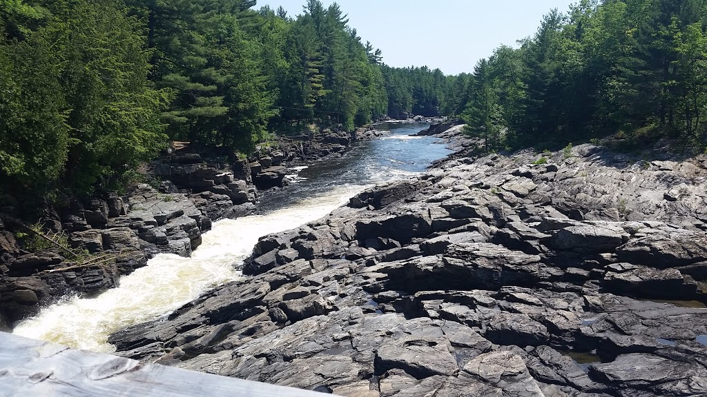 Batiscan River Park - Great Basin Area | 522 Rang des Forges, Sainte-Geneviève-de-Batiscan, QC G0X 2R0, Canada | Phone: (418) 328-3599