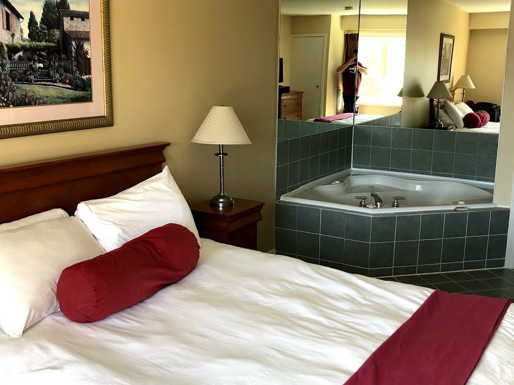Getaways At Haliburton Heights | 1701 Wigamog Rd, Haliburton, ON K0M 1S0, Canada | Phone: (705) 457-3254