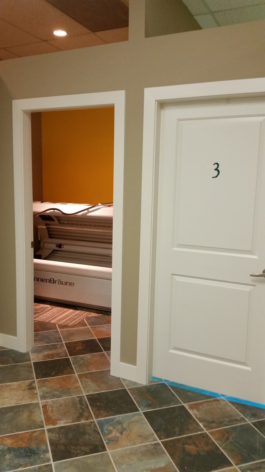 Virtual Sun Tanning Salon | 841 Vernon Ave, Victoria, BC V8X 1W3, Canada | Phone: (250) 380-6065