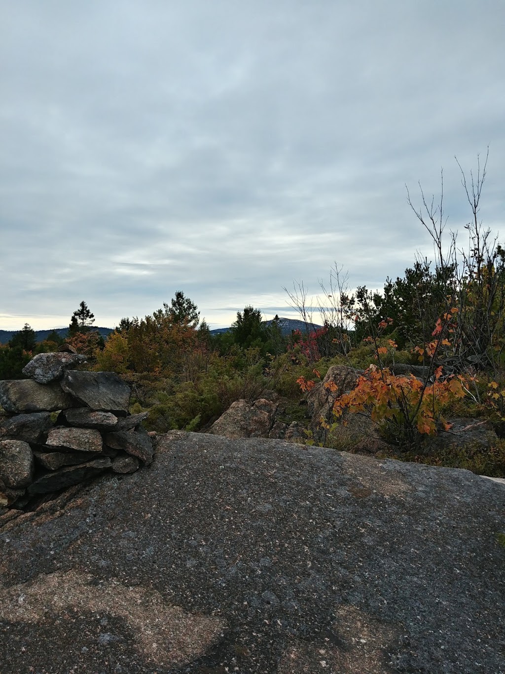 Lake of the Woods Trailhead | Bell Lake Rd, Killarney, ON P0M 2M0, Canada