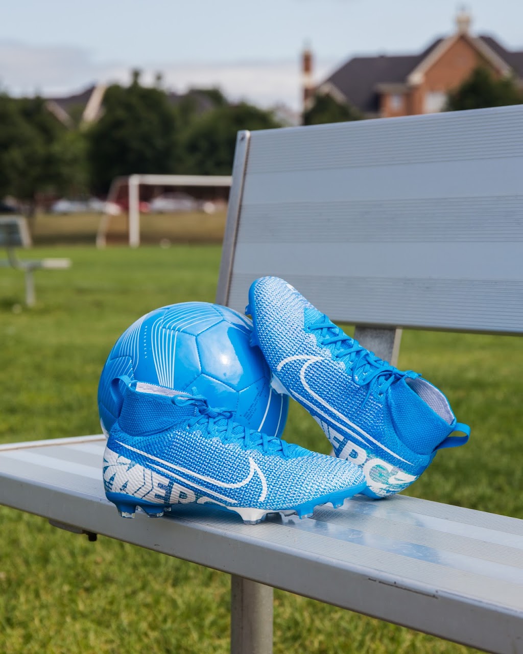 Premium Soccer | 7135 Rte Transcanadienne, Saint-Laurent, QC H4T 1A2, Canada | Phone: (514) 956-1000