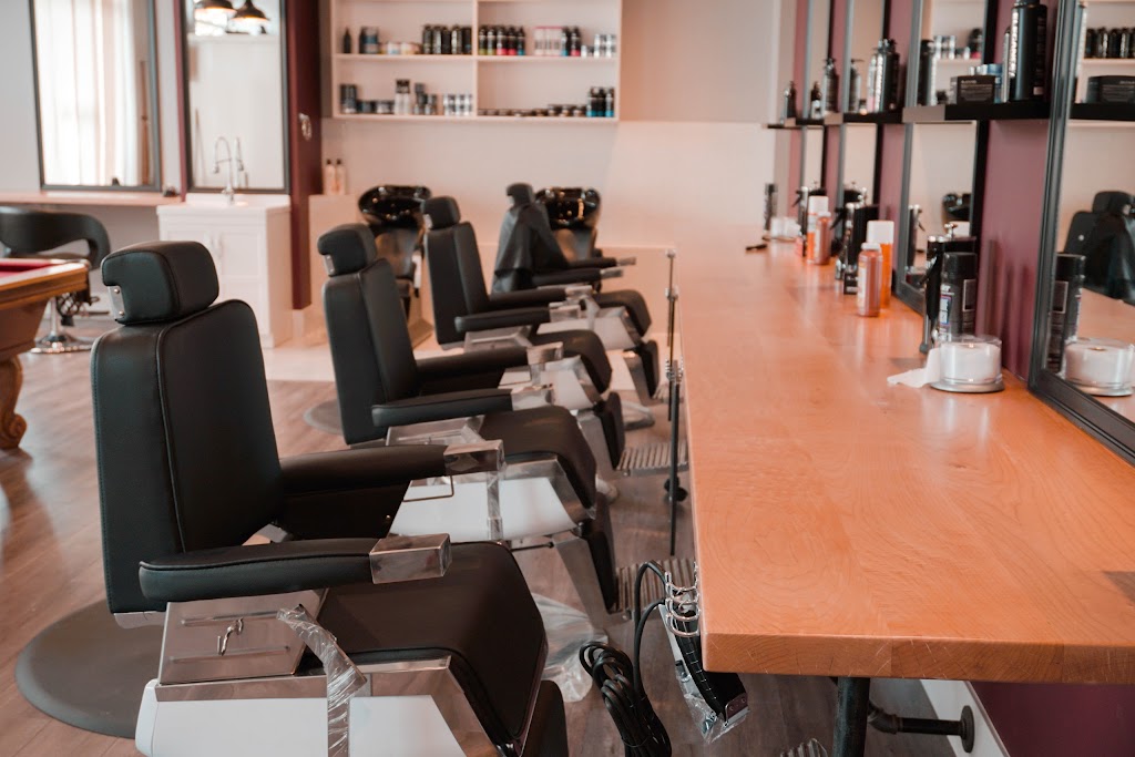 Hyde Barber Lounge | 15335 56 Ave #102, Surrey, BC V3S 0X9, Canada | Phone: (604) 372-4933