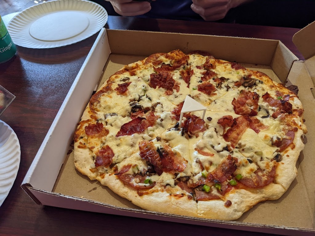 Joes Family Pizzeria | 284 Pembroke St W, Pembroke, ON K8A 5N2, Canada | Phone: (613) 732-9900