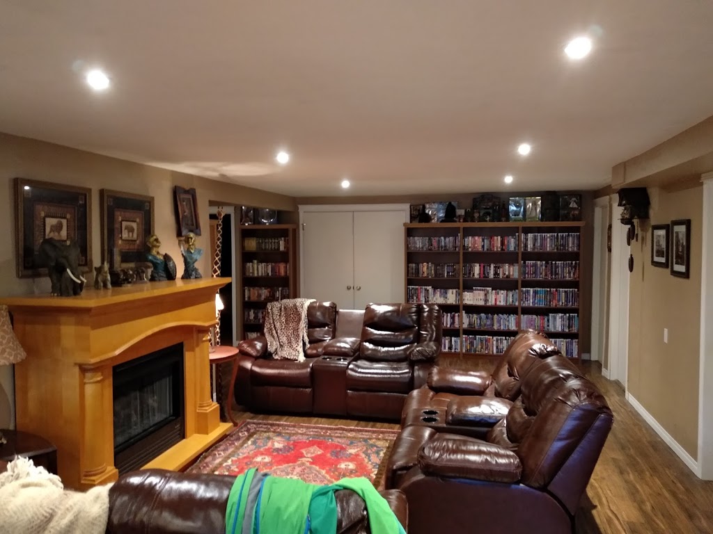Splash & Sleep B&B | 5 Varsity Estates View NW, Calgary, AB T3B 5J7, Canada | Phone: (403) 201-3554