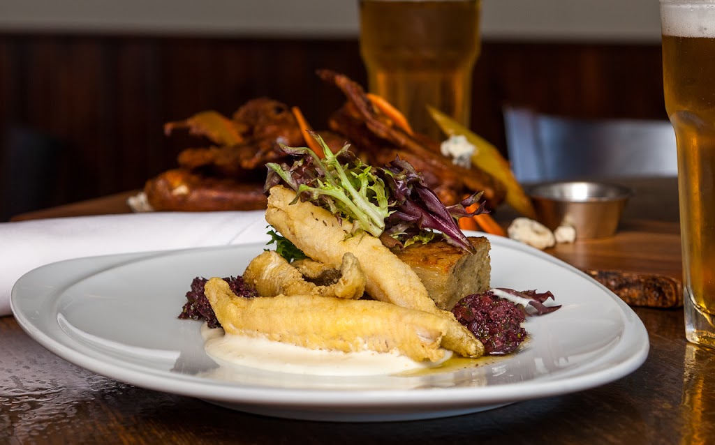 Kettle Creek Inn & Restaurant | 216 Joseph St, Port Stanley, ON N5L 1C4, Canada | Phone: (519) 782-3388