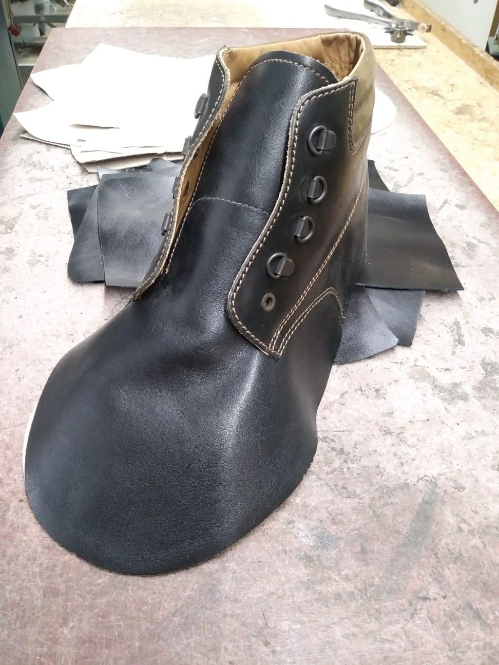 Peterborough Shoe Maker & Foot Orthotic Centre | 1524 Lansdowne St W, Peterborough, ON K9J 2A2, Canada | Phone: (705) 876-9996