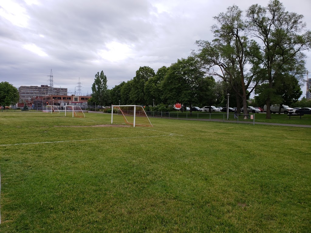 Parc Saint-Benoît | 9887 Rue Meilleur, Montréal, QC H3L 3J7, Canada | Phone: (514) 872-0311