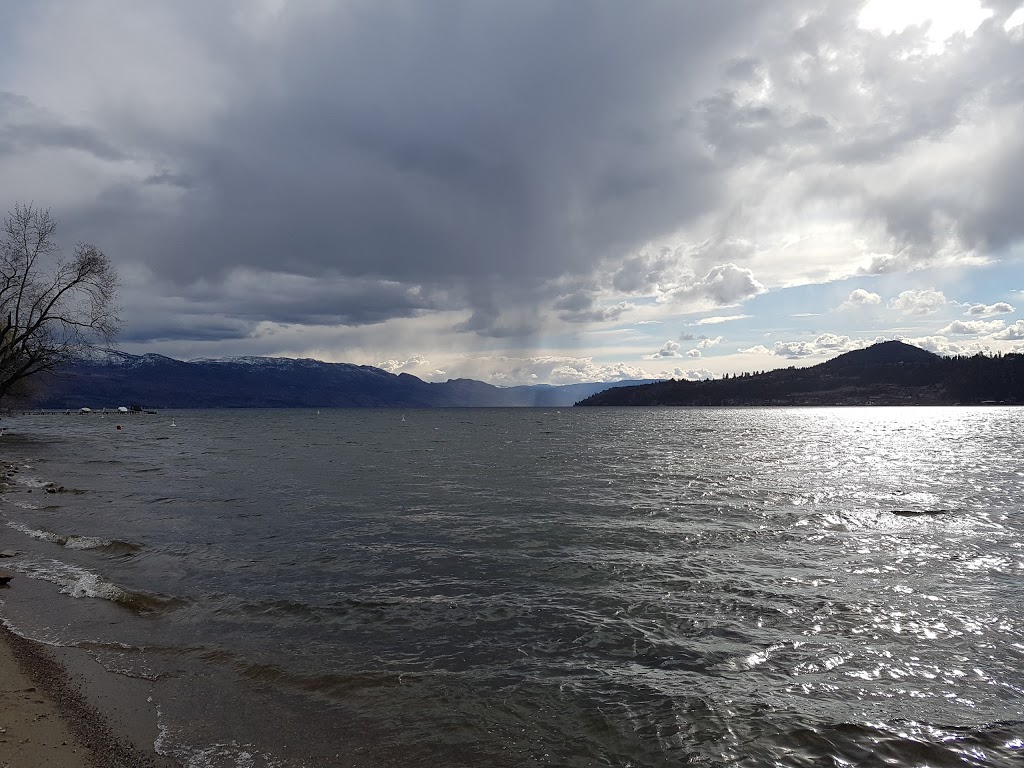 Royal Avenue Beach Access Park | 221 Royal Ave, Kelowna, BC V1Y, Canada