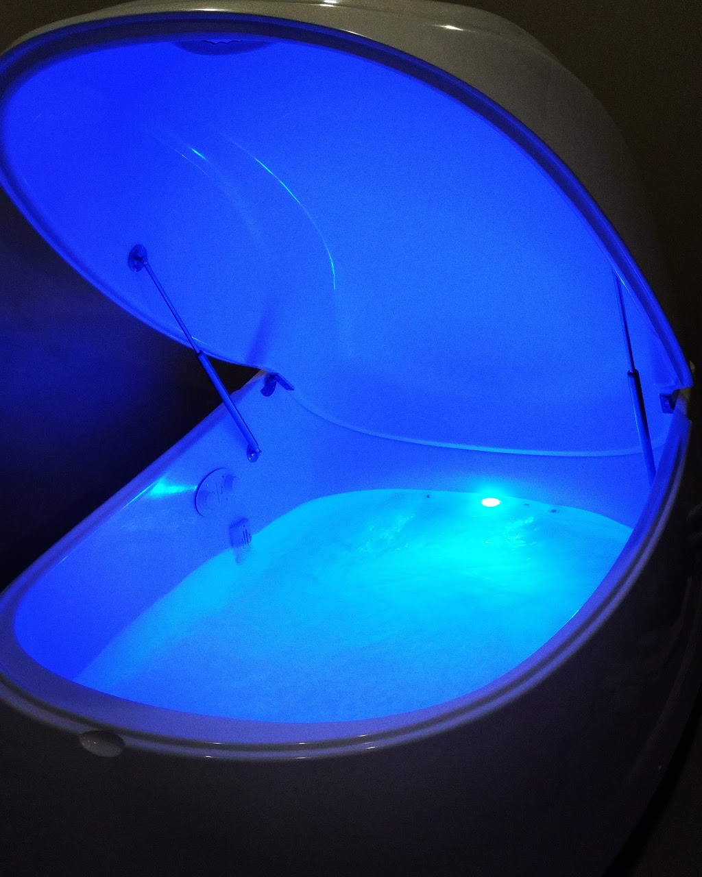 Midnight Sun Tanning Salon | 325 Central Pkwy W, Mississauga, ON L5B 3X9, Canada | Phone: (905) 848-3494