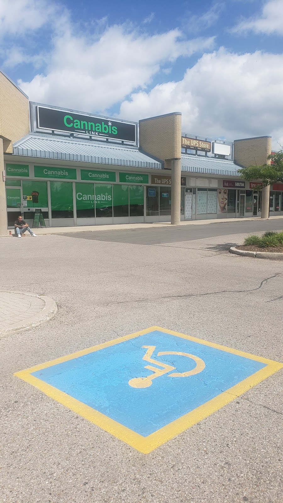 Cannabis Link Westmount (NOW OPEN!) | 509 Commissioners Rd W Unit A35, London, ON N6J 1Y5, Canada | Phone: (519) 204-5777
