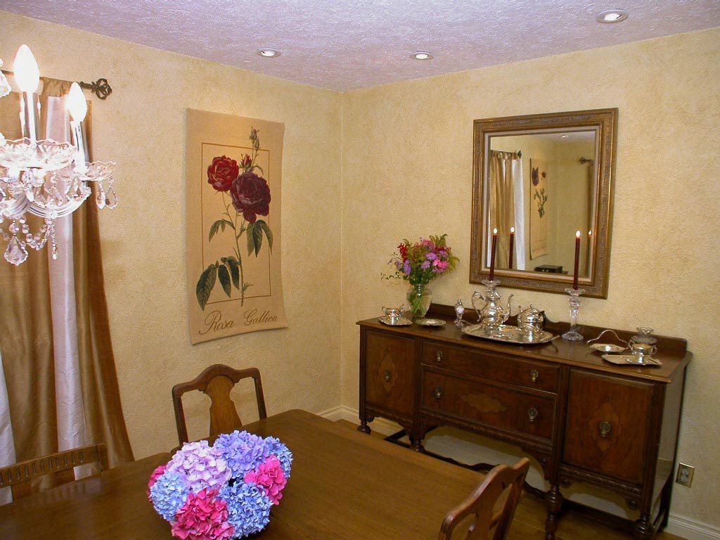 The Tapestry House | 11075 Salal Pl, North Saanich, BC V8L 5N6, Canada | Phone: (855) 858-4439
