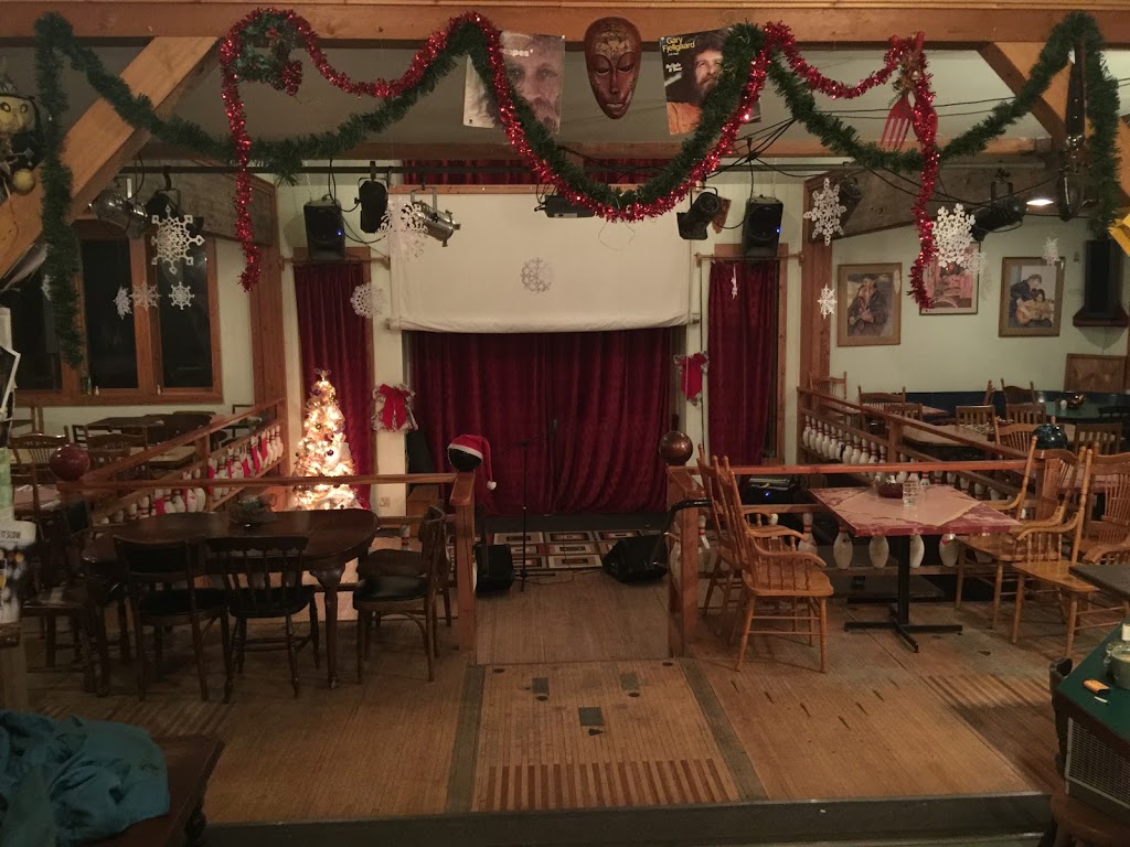 Lorenzos Cafe | 901 Enderby Mabel Lake Rd, Enderby, BC V0E 1V5, Canada | Phone: (250) 838-6700
