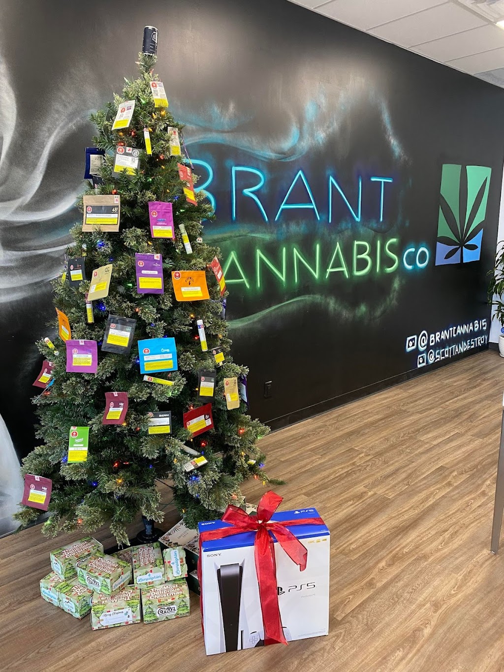Brant Cannabis | 168 Charing Cross St unit b, Brantford, ON N3R 2J4, Canada | Phone: (519) 304-5420