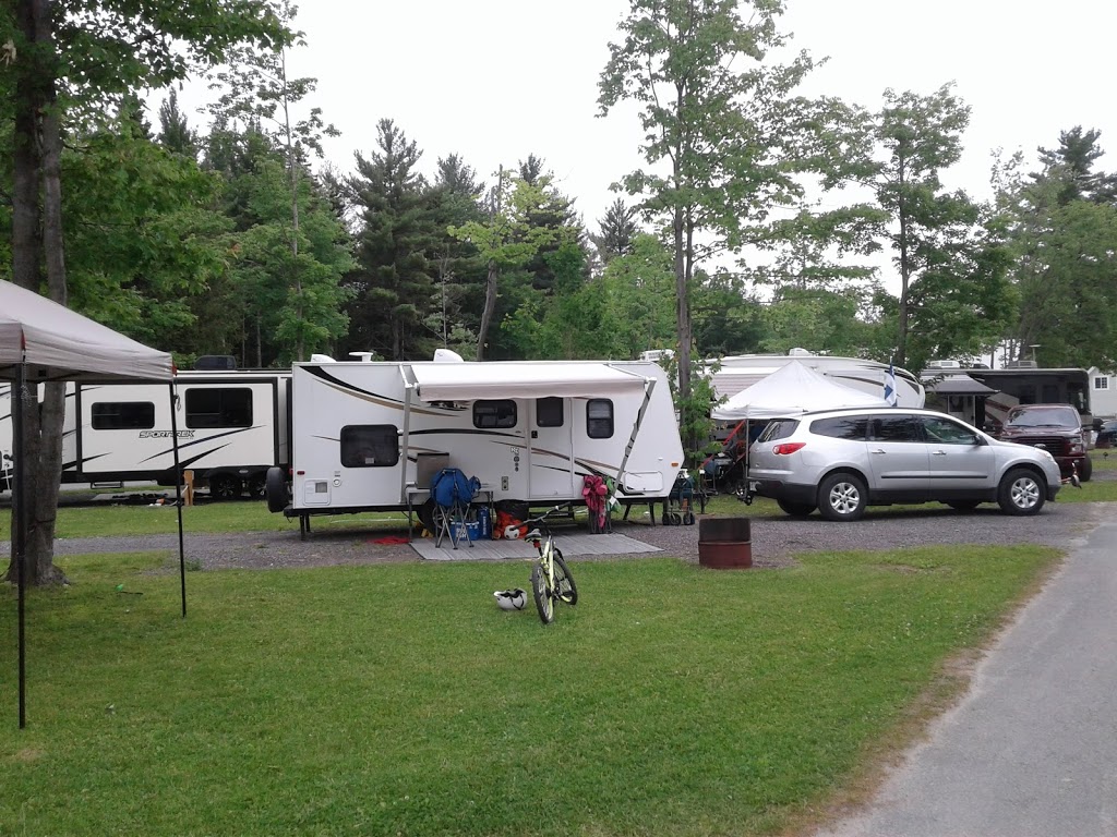 Camping Ste-Anne | 400 Montée Morel, Sainte-Anne-des-Plaines, QC J0N 1H0, Canada | Phone: (450) 478-1712