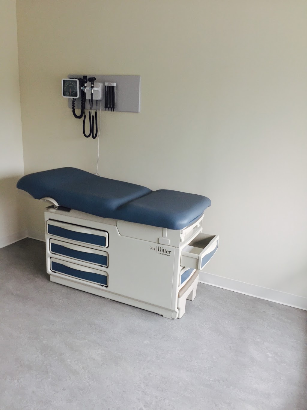 Central Park Medical Clinic | 314 Central Park Dr Unit 6, Ottawa, ON K2C 0R2, Canada | Phone: (613) 728-0608