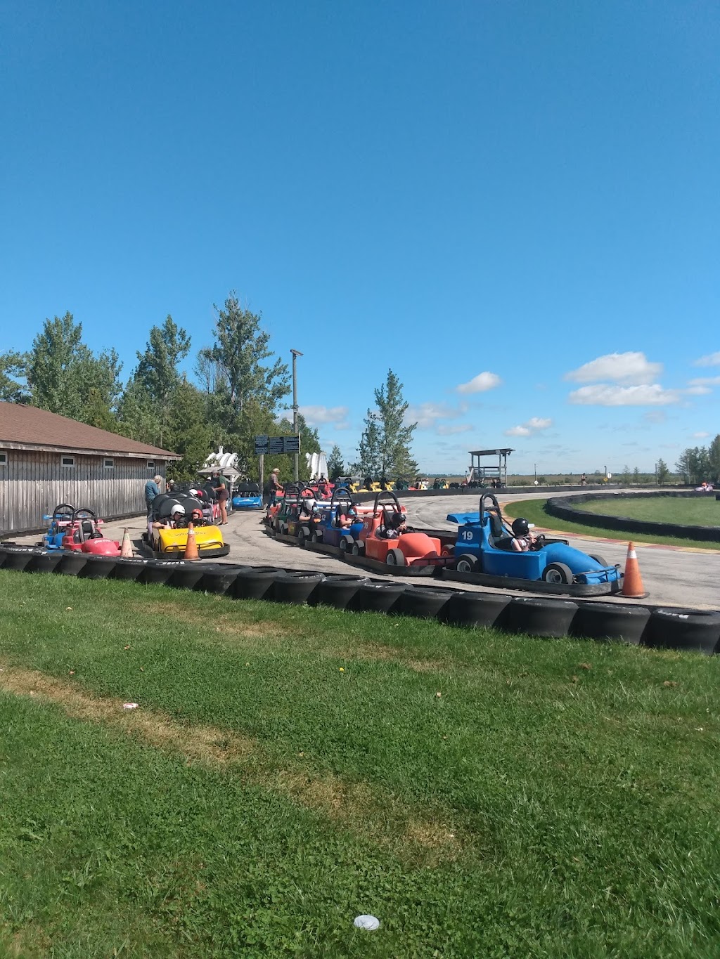 Family Funland | 1212 ON-21, Kincardine, ON N2Z 2X3, Canada | Phone: (519) 395-0360