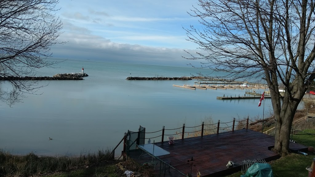 Colchester Harbour B&B | 53 Sullivan St, Harrow, ON N0R 1G0, Canada | Phone: (226) 207-0400