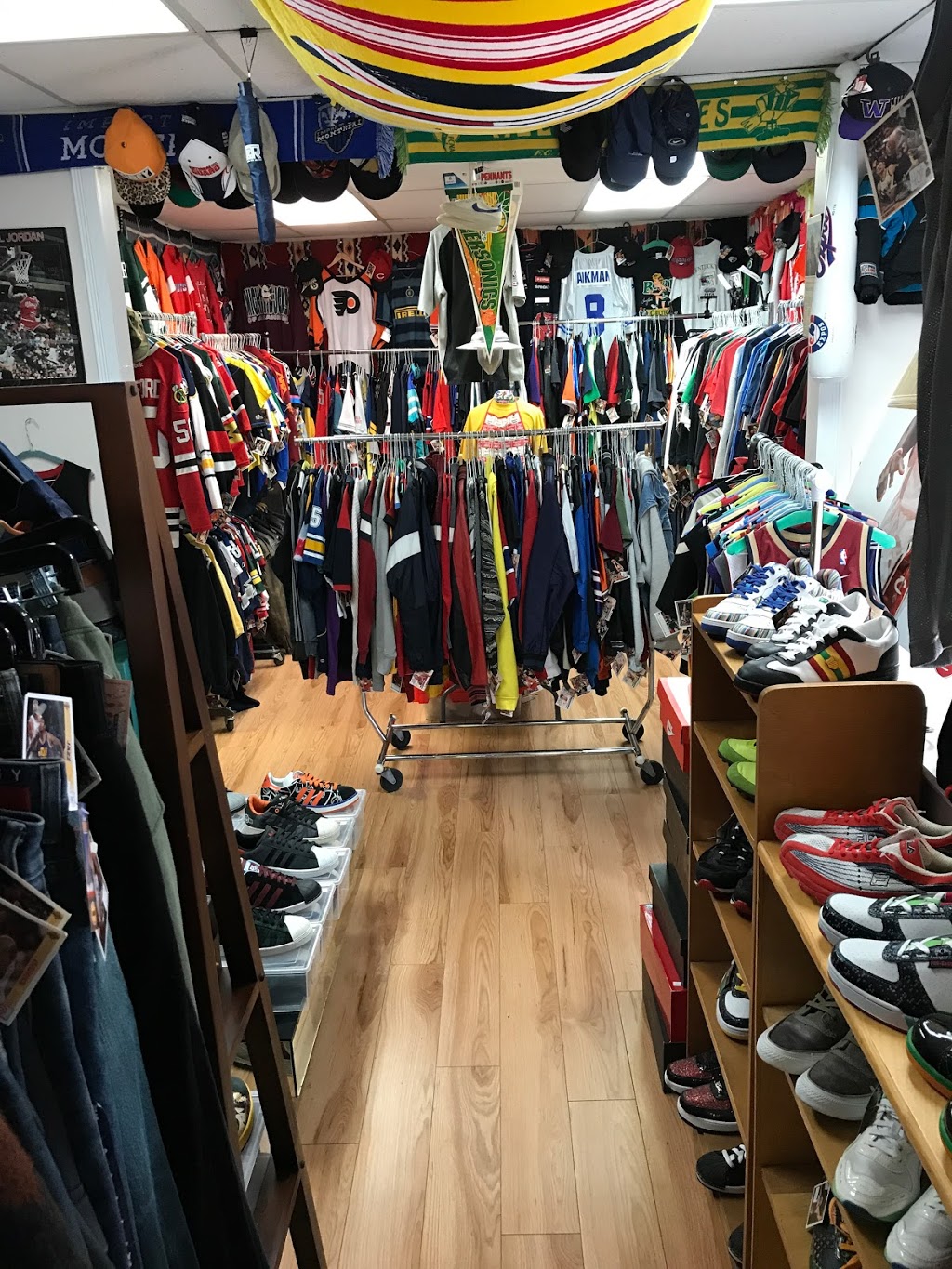 TrickyInc | 2V4, 77 Donegani Ave, Pointe-Claire, QC H9R 2W1, Canada | Phone: (514) 501-7015