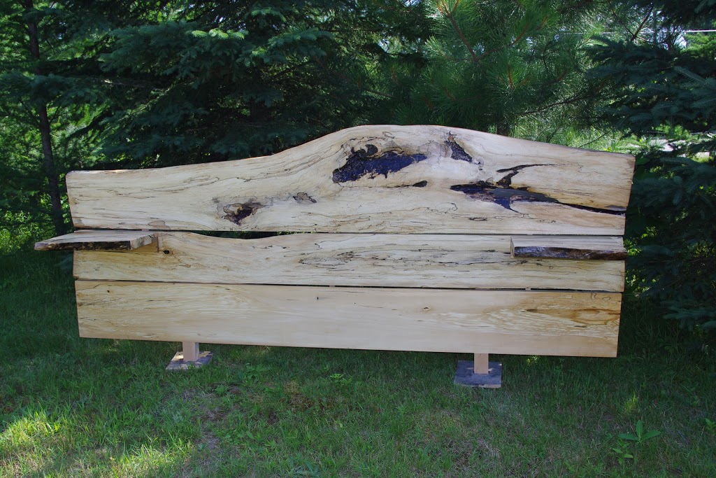 Le Pic-Bois | 2216 Route des Tulipes, La Conception, QC J0T 1M0, Canada | Phone: (819) 681-1426