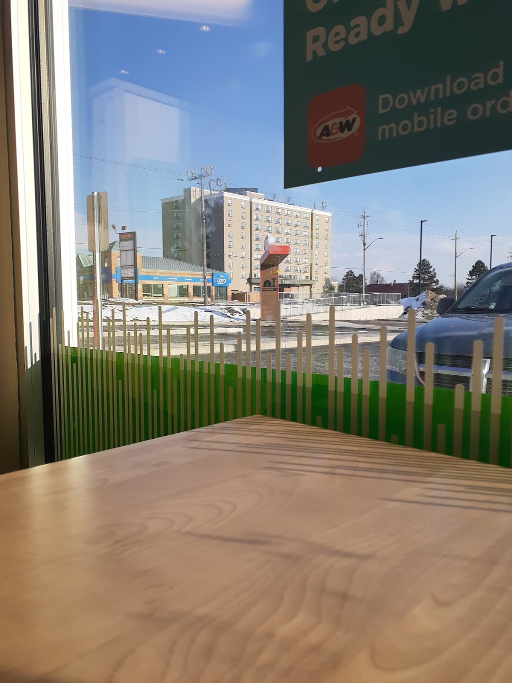 A & W | 639 Southdale Rd E, London, ON N6E 3M2, Canada | Phone: (519) 690-0550