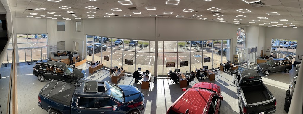 Rallye Motors Chrysler | 1810 Main St, Moncton, NB E1E 4S7, Canada | Phone: (800) 572-5593