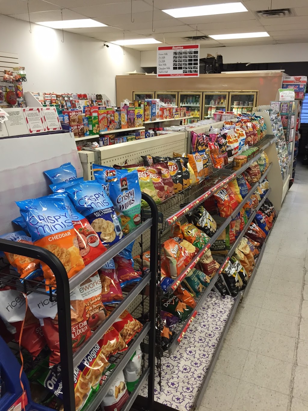 Upper Middle Convenience Store | 1534 Queensbury Crescent, Oakville, ON L6H 4G5, Canada | Phone: (905) 849-1139
