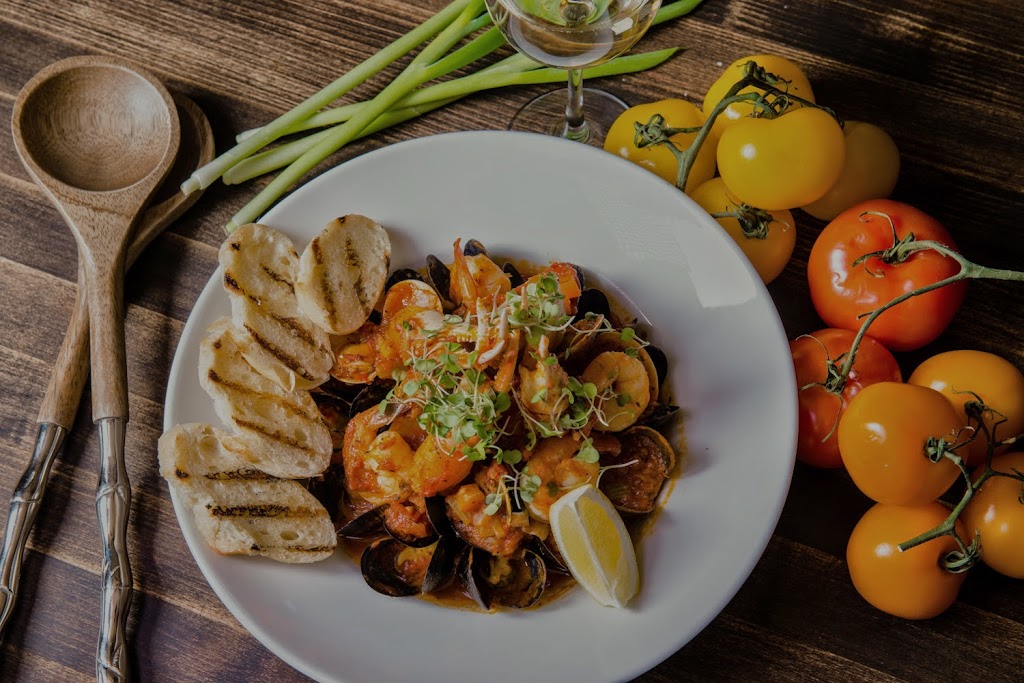Bellissimo Restaurant & Lounge | 877 Waverley St, Winnipeg, MB R3T 5V3, Canada | Phone: (204) 489-0495