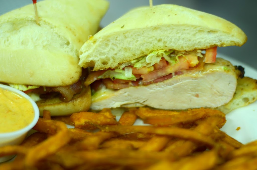 Lock42 Grill | 2605 Bonsor Rd, Washago, ON L0K 2B0, Canada | Phone: (705) 689-4242