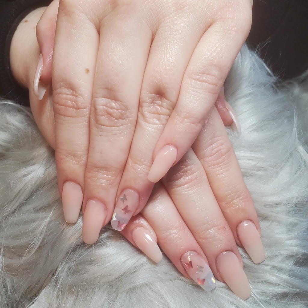 DeeLuxe Beauty Bar | 13847 79 Ave, Surrey, BC V3W 2Z1, Canada | Phone: (604) 355-0968