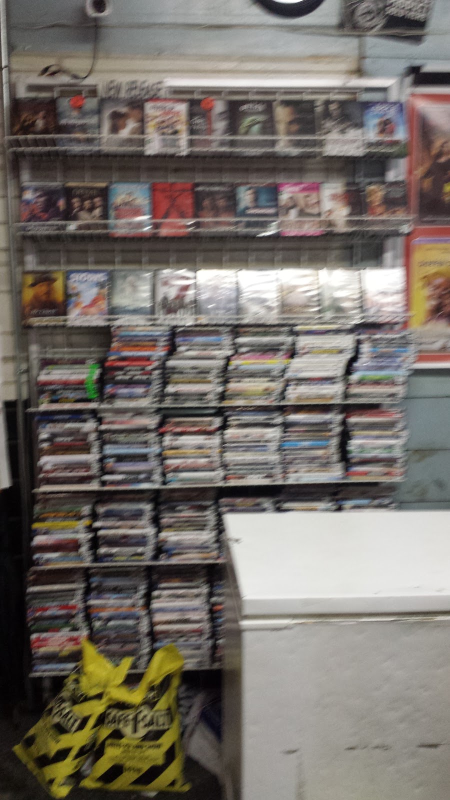 Dépanneur Thompson | 47 Rue de lÉglise, Portage-du-Fort, QC J0X 2T0, Canada | Phone: (819) 647-3222