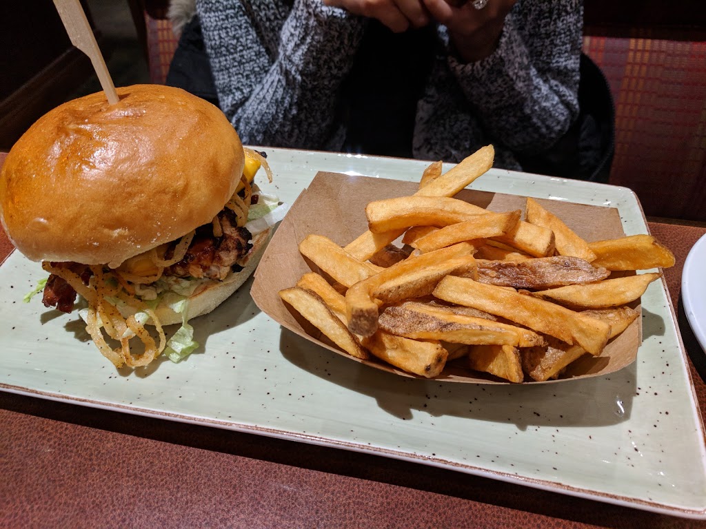 Kelseys Original Roadhouse | 3970 Grand Park Dr, Mississauga, ON L5B 4M6, Canada | Phone: (905) 897-8608