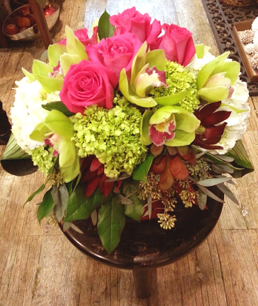 Ashbourne Flowers and Gifts | 3888 Bloor St W, Etobicoke, ON M9B 1L3, Canada | Phone: (416) 231-5351