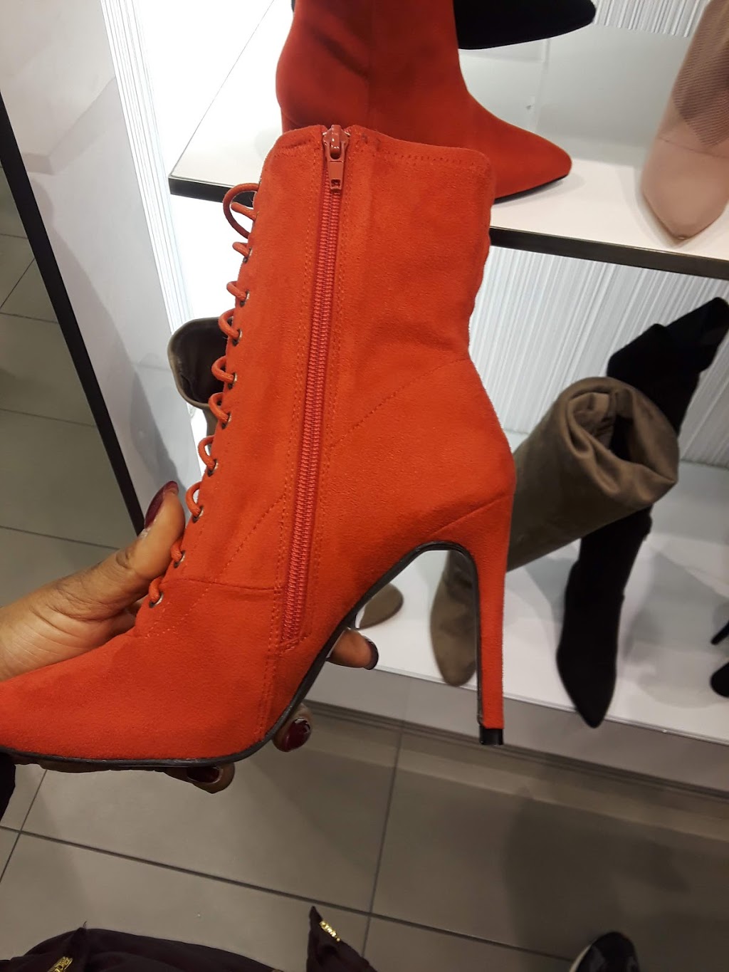 Steve Madden | SCARBOROUGH TOWN CENTRE, 300 Borough Dr, Scarborough, ON M1P 4P5, Canada | Phone: (416) 296-7463