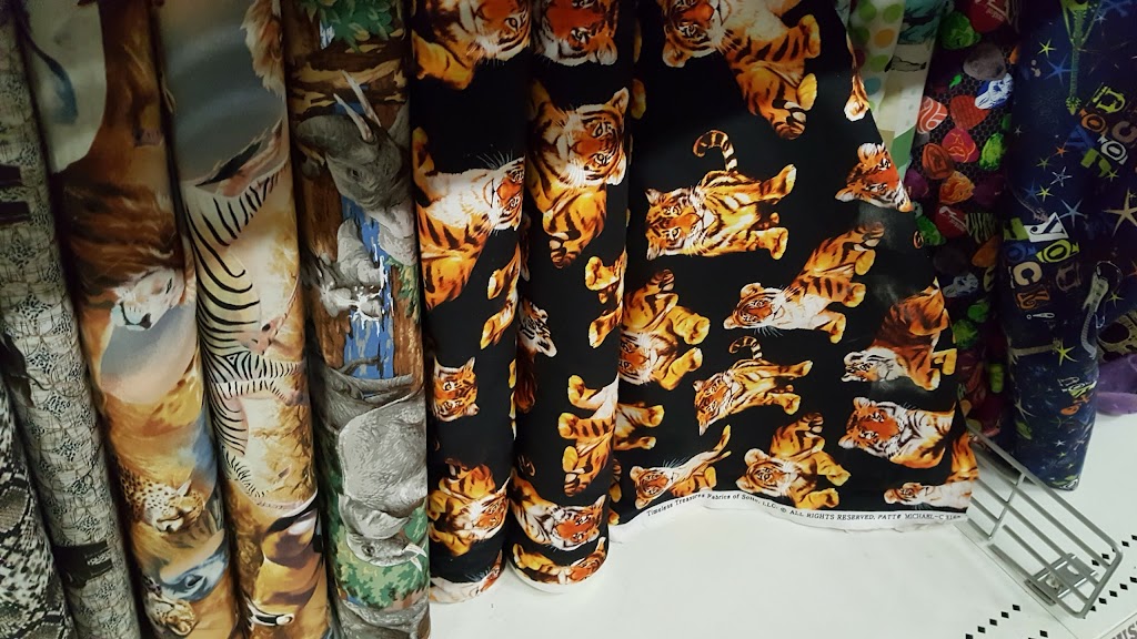 Lens Mill Store | 364 St Vincent St, Barrie, ON L4M 4A5, Canada | Phone: (705) 722-5367