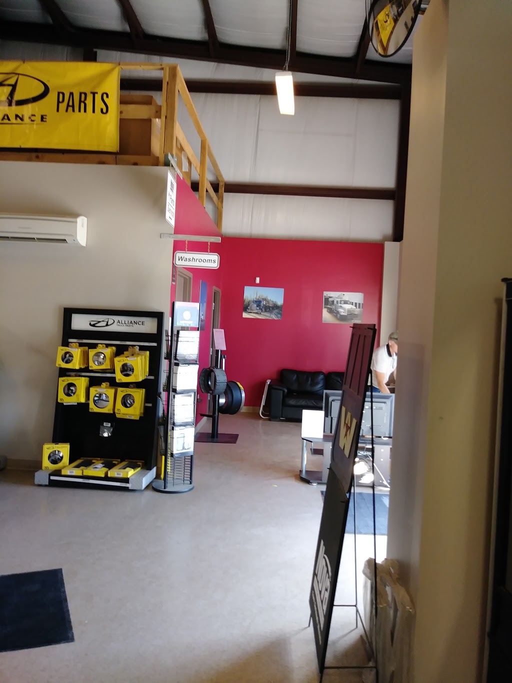 Nova Truck Centres | Westville | 1027 Barker Lane HWY 104 Exit 21, Westville, NS B0K 2A0, Canada | Phone: (902) 396-2040