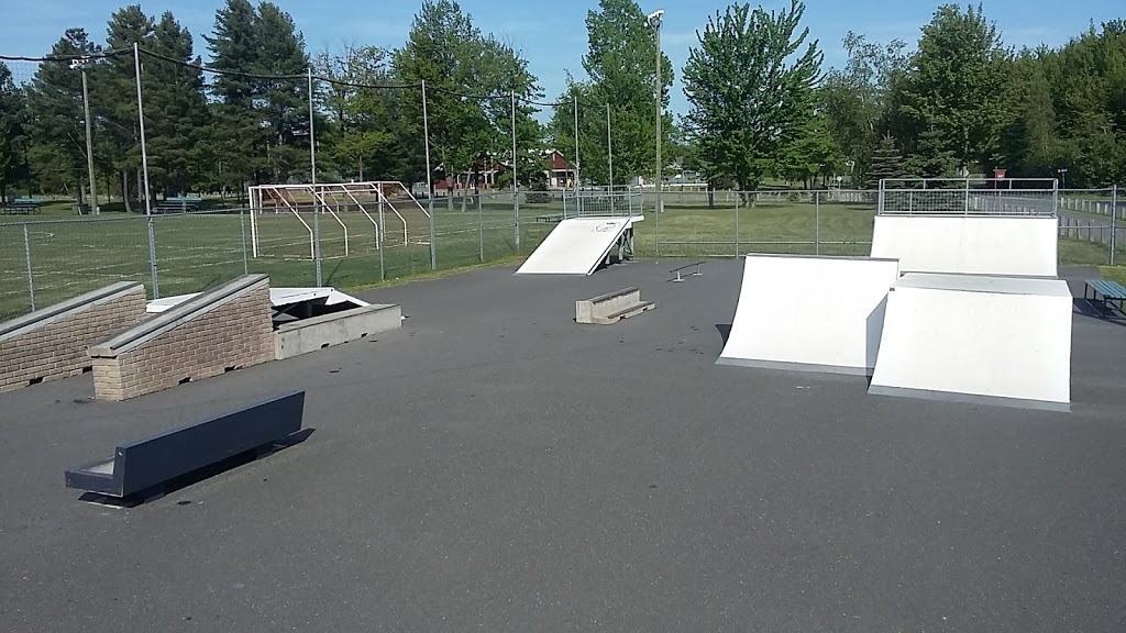 Parc Boisbriand | 1080 Rue Clair, Saint-Nicéphore, QC J2A 2K2, Canada | Phone: (819) 475-4220