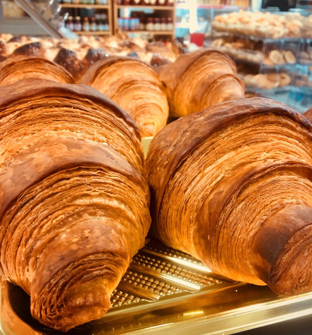 Delizia Bakery Ltd | 27 Ruth Ave, Brampton, ON L6Z 4R2, Canada | Phone: (905) 846-0694