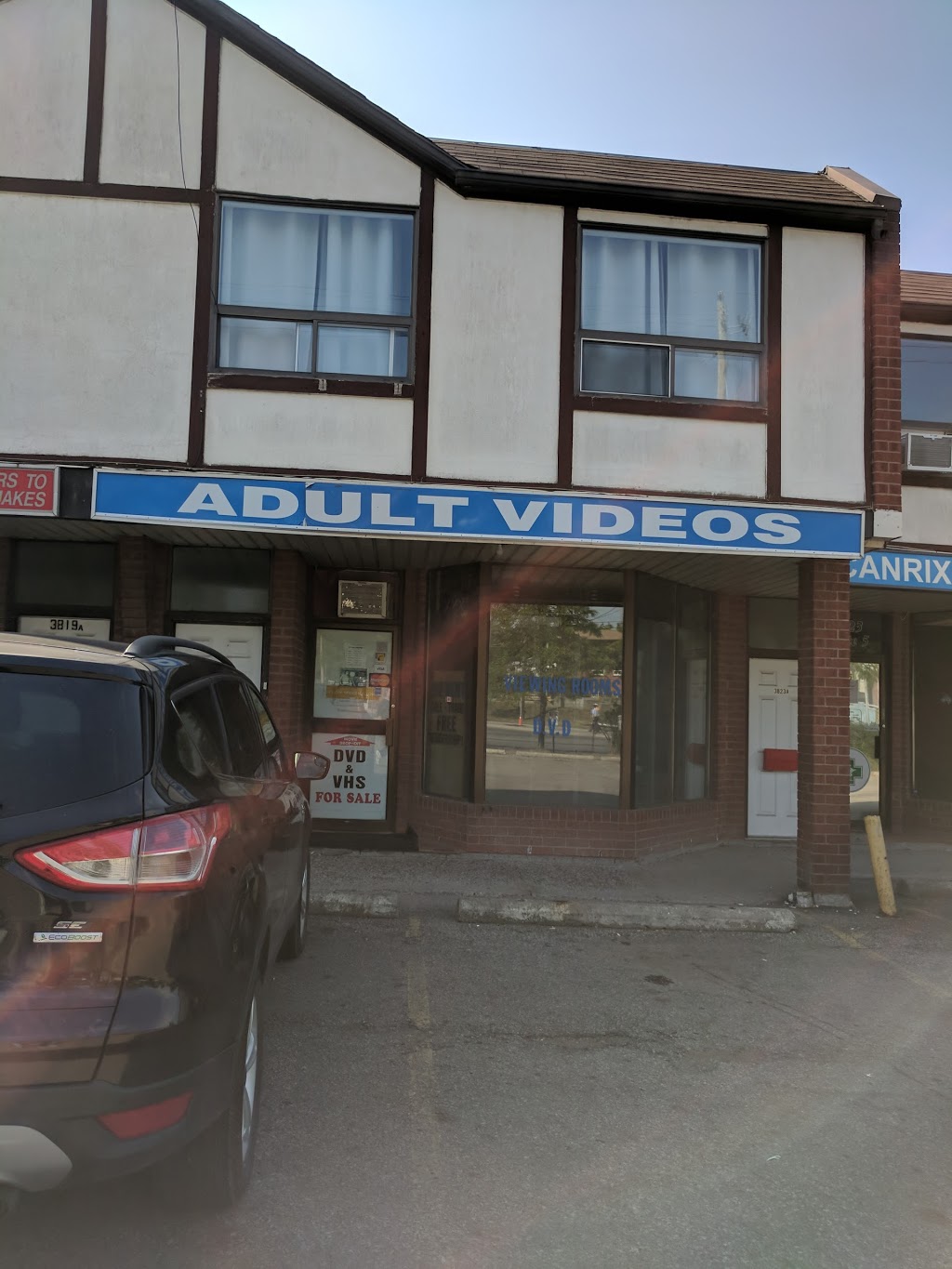 Adults videos | electronics store | 3821 Lake Shore Blvd W, Etobicoke, ON M8W 1R2, Canada | 4162557442 OR +1 416-255-7442