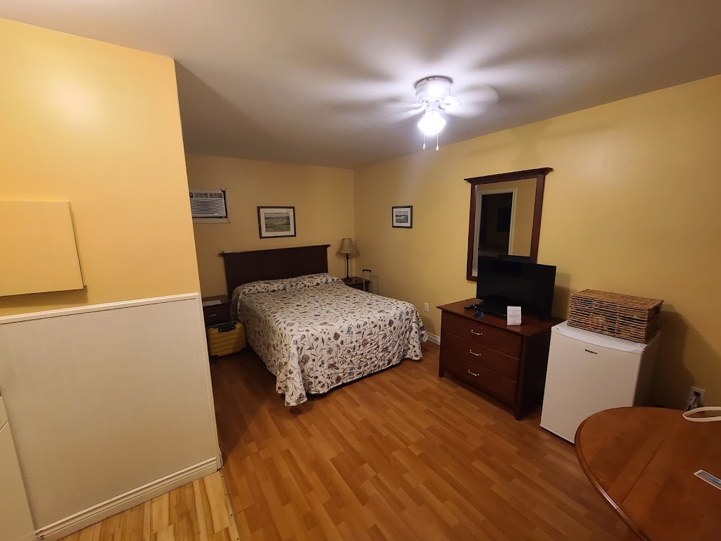 Shining Waters Country Inn | 7600 Cawnpore Ln, Hunter River, PE C0A 1N0, Canada | Phone: (902) 963-2251