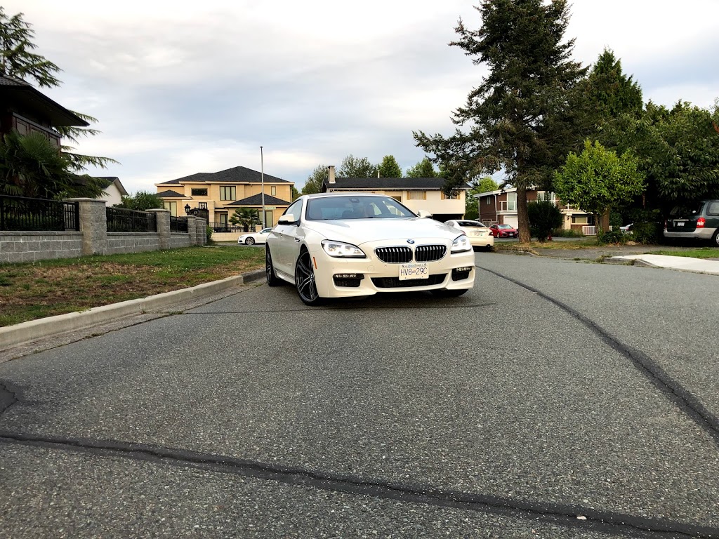 Vancouver wedding car decoration | 535 E 54th Ave, Vancouver, BC V5X 1L5, Canada | Phone: (604) 825-4849