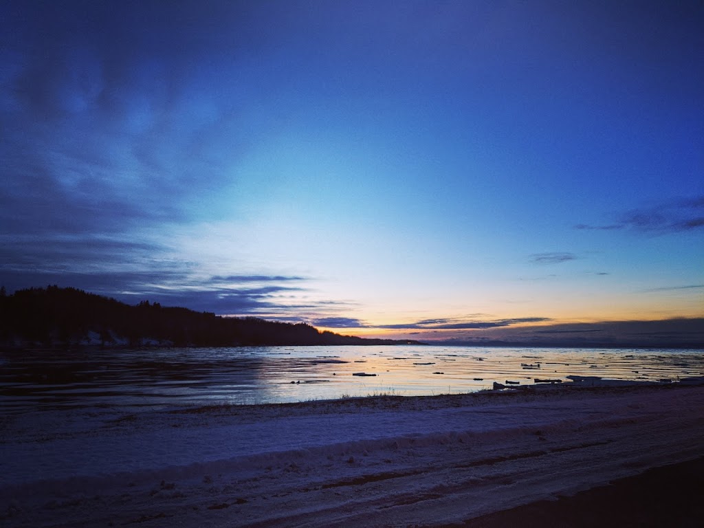 Chalet à louer | Trois-Pistoles sur mer | Hébergement | 120 Rue de la Grève, Rivière-Trois-Pistoles, QC G0L 2E0, Canada | Phone: (418) 262-1956
